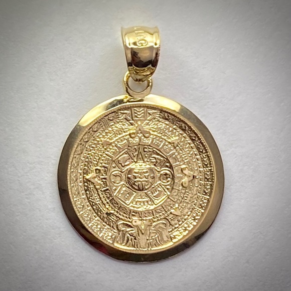 Solid 14K Gold Mayan Aztec Calendar Pendant - Picture 1 of 4